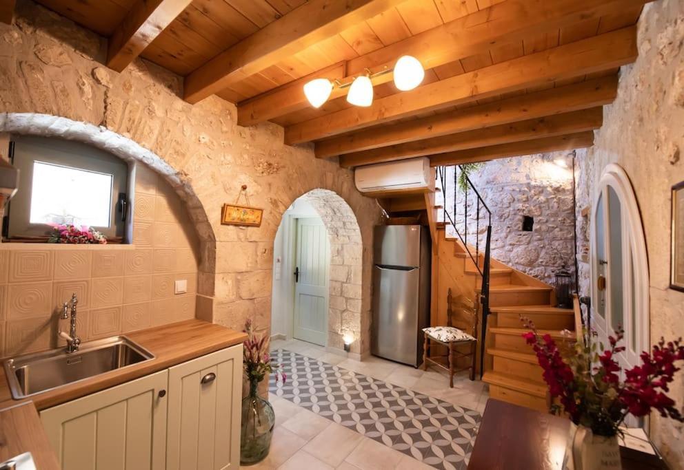 Вилла La Casa Di Bella A Tradional Stone House With Barbecue Karia  Экстерьер фото
