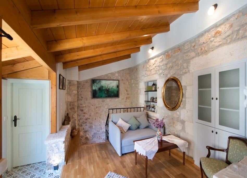 Вилла La Casa Di Bella A Tradional Stone House With Barbecue Karia  Экстерьер фото